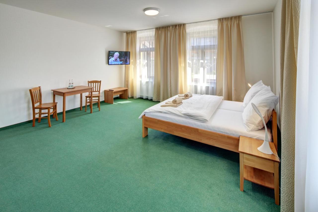 Hotel Hradni Basta Becov nad Teplou